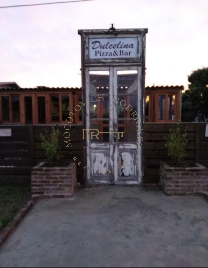 Casa ID.3864 - Casa De 2 Dormitorios + Local Comercial