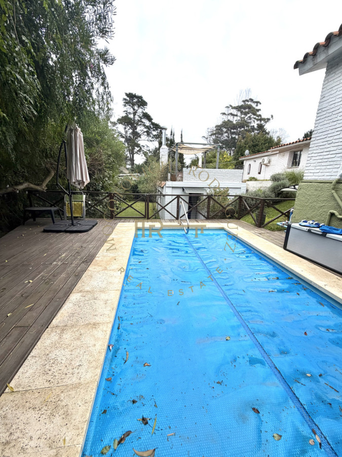 Casa ID.4552 - Casa en venta 3 dormitorios Piscina y Barbacoa. Pinares Punta del Este