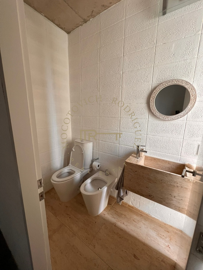 Casa ID.481 - Casa en venta y alquiler temporal de 3 suites y dependencia de servicio  - Punta Piedras