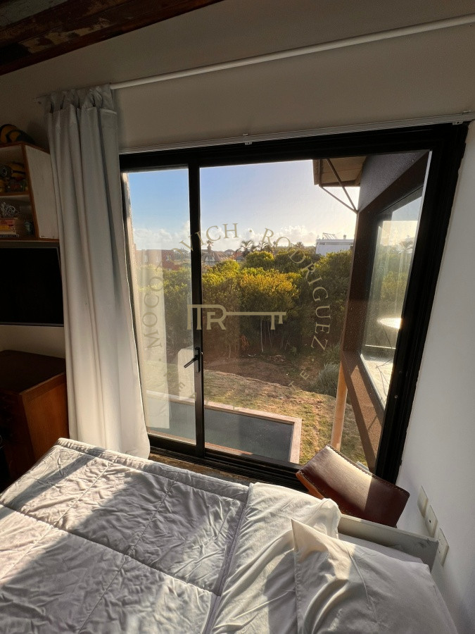 Casa ID.481 - Casa en venta y alquiler temporal de 3 suites y dependencia de servicio  - Punta Piedras
