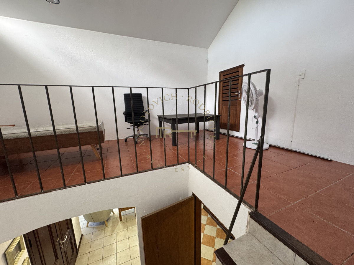 Casa ID.3540 - Casa en alquiler anual 4 dormitorios. Punta del este Maldonado.-