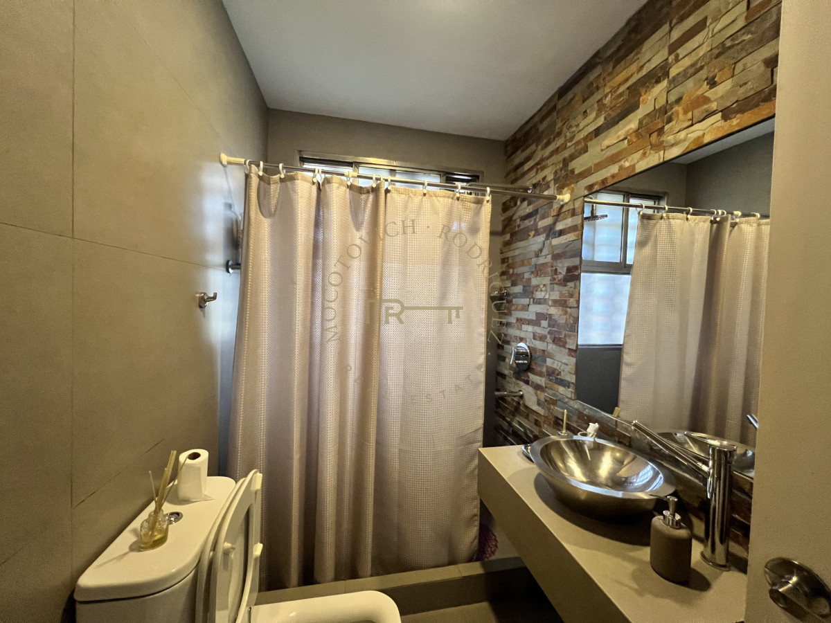 Casa ID.3412 - Exclusiva casa en venta, 5 dormitorios, gran parque, piscina climatizada. 