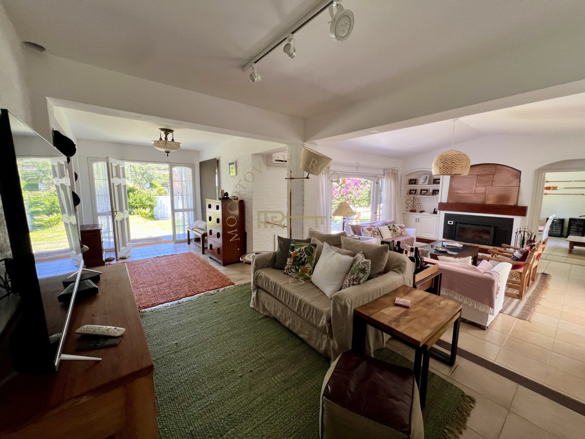 Casa ID.2447 - Hermosa casa de 4 dormitorios con piscina climatizada en alquiler temporal Punta del Este