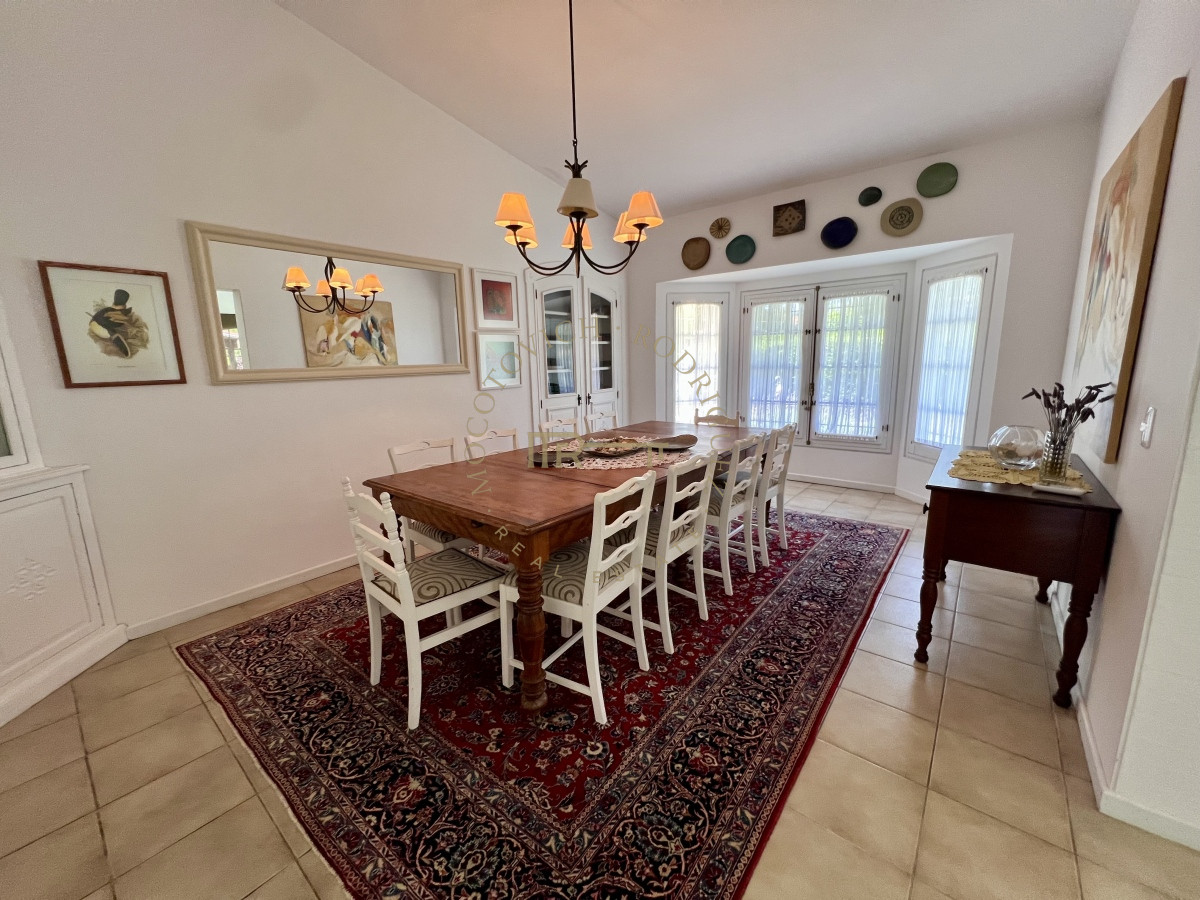Casa ID.2447 - Hermosa casa de 4 dormitorios con piscina climatizada en alquiler temporal Punta del Este