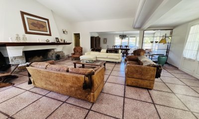 Casa 4 dormitorios mas dependencia