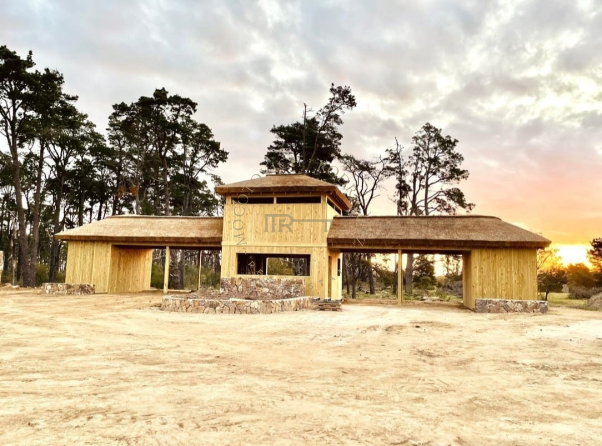 Chacra ID.1292 - Venta Chacra en exclusivo Barrio privado 