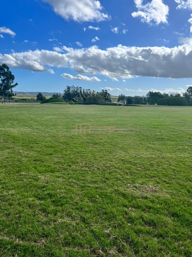 Terreno ID.1495 - En venta espectacular lote en Barrio Privado El Quijote 