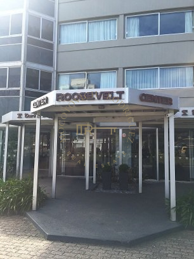 Apartamento ID.3614 - Alquiler de Apartamento de 4 dormitorios en Roosevelt