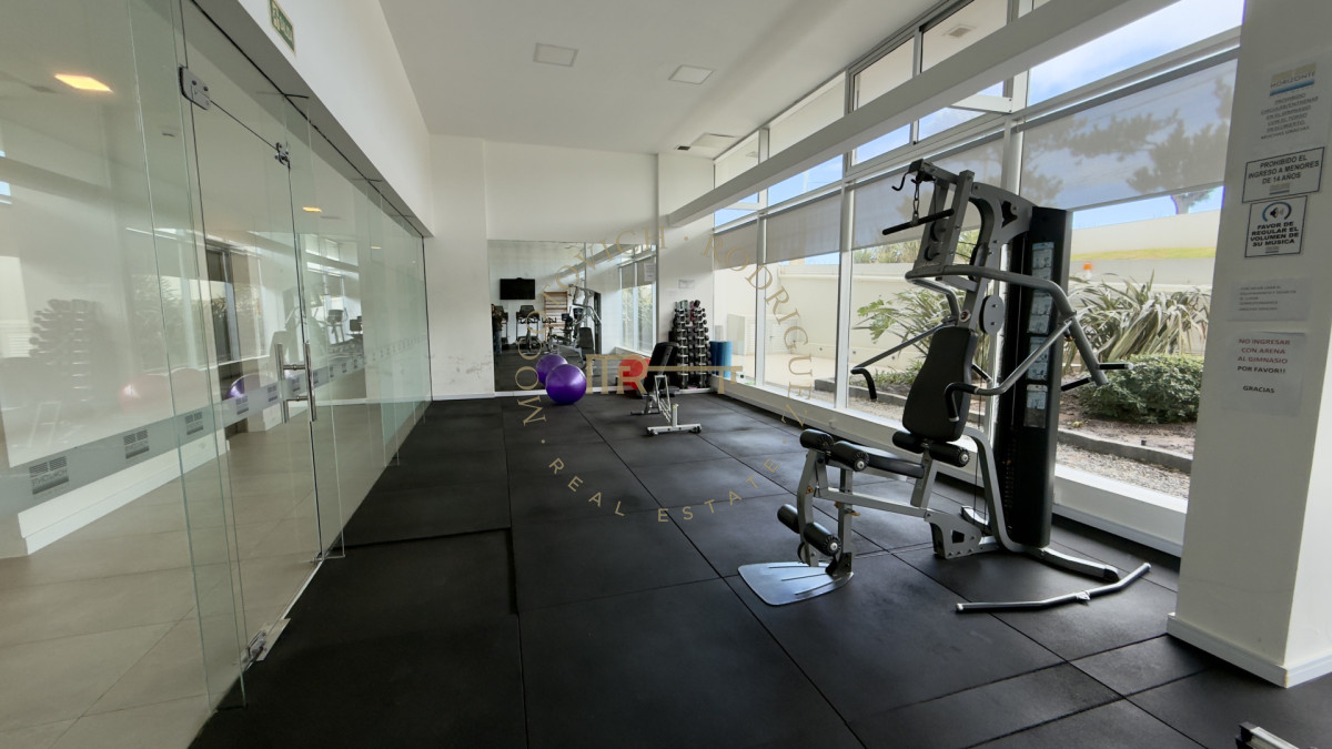 Apartamento ID.4668 - Apartamento 3 dormitorios con dep. de servicio. Vista al mar y amenities. Punta del Este