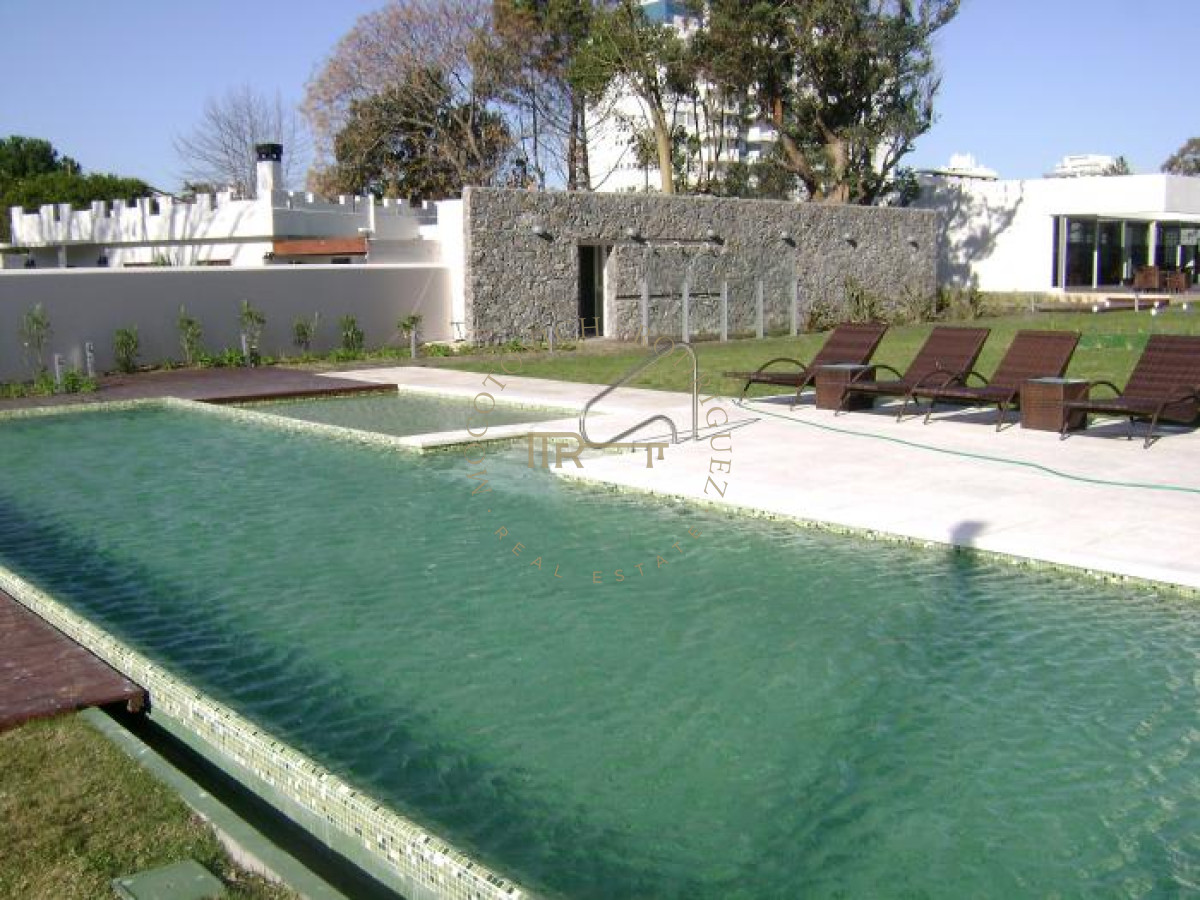 Apartamento ID.199 - Apartamento  Playa Mansa Alquiler temporal  2 dormitorios