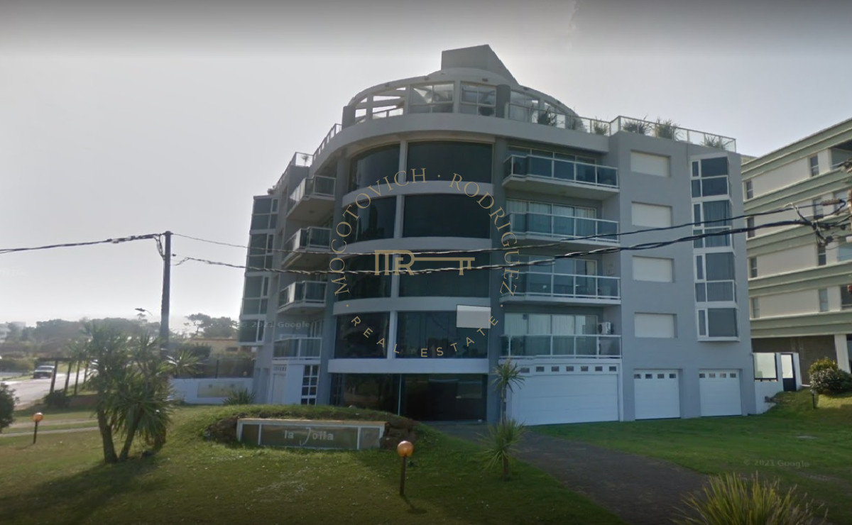 Apartamento ID.2016 - Venta y alquiler primera linea 3 dormitorios mas dependencia 