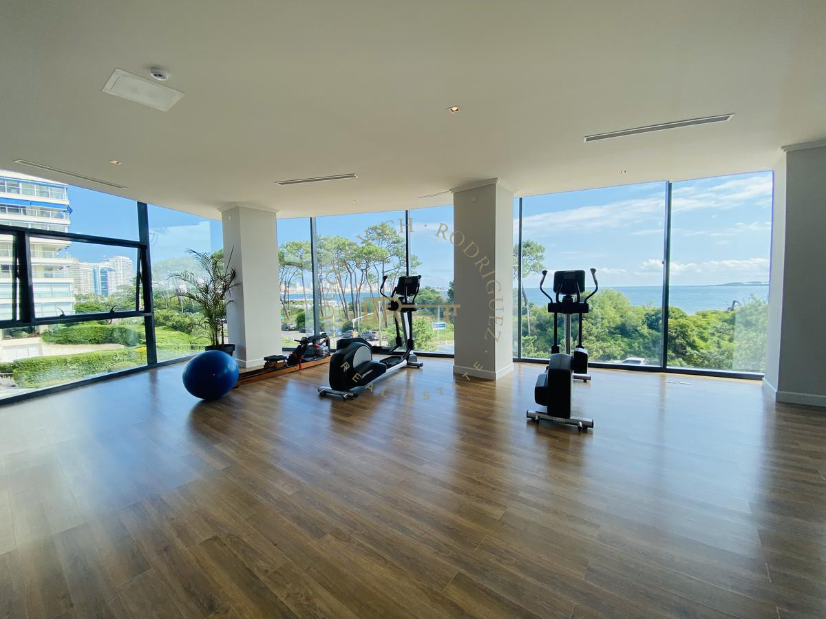 Apartamento ID.3384 - Apartamento Premium de tres suites frente al mar. Alquiler anual