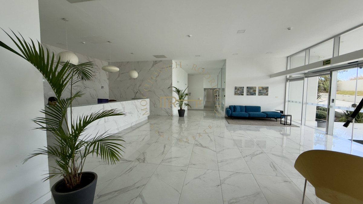 Apartamento ID.4668 - Apartamento 3 dormitorios con dep. de servicio. Vista al mar y amenities. Punta del Este