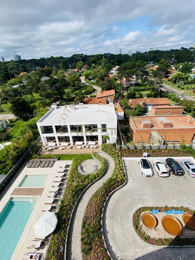 Apartamento ID.3384 - Apartamento Premium de tres suites frente al mar. Alquiler anual