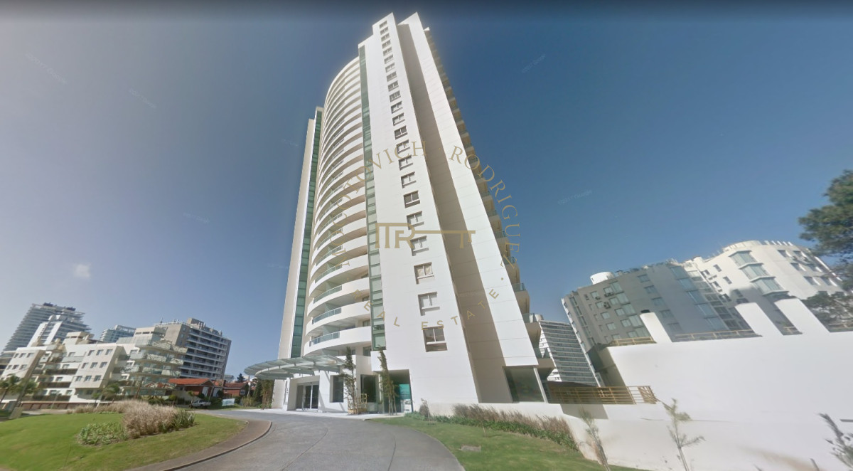 Apartamento ID.1009 - Wind Tower piso alto con vista en venta 2 dormitorios. Punta del Este.