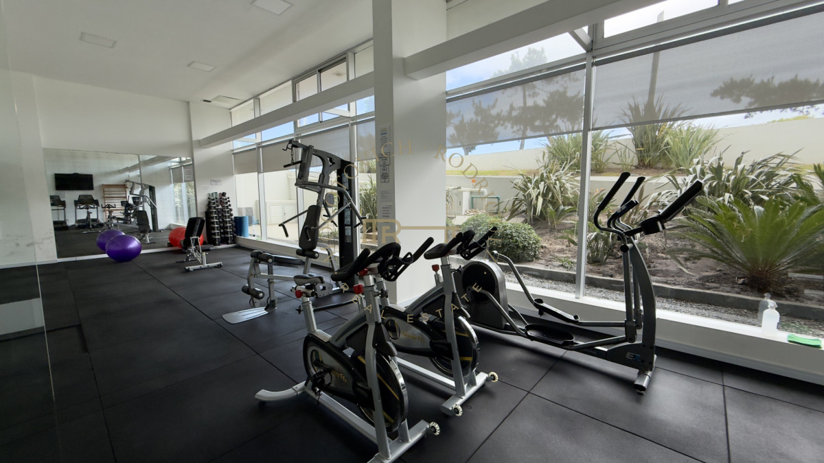 Apartamento ID.4668 - Apartamento 3 dormitorios con dep. de servicio. Vista al mar y amenities. Punta del Este