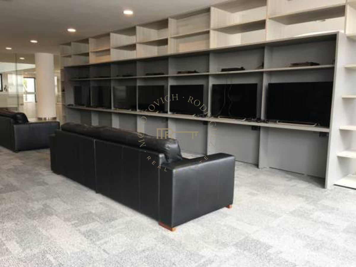 Apartamento ID.3614 - Alquiler de Apartamento de 4 dormitorios en Roosevelt
