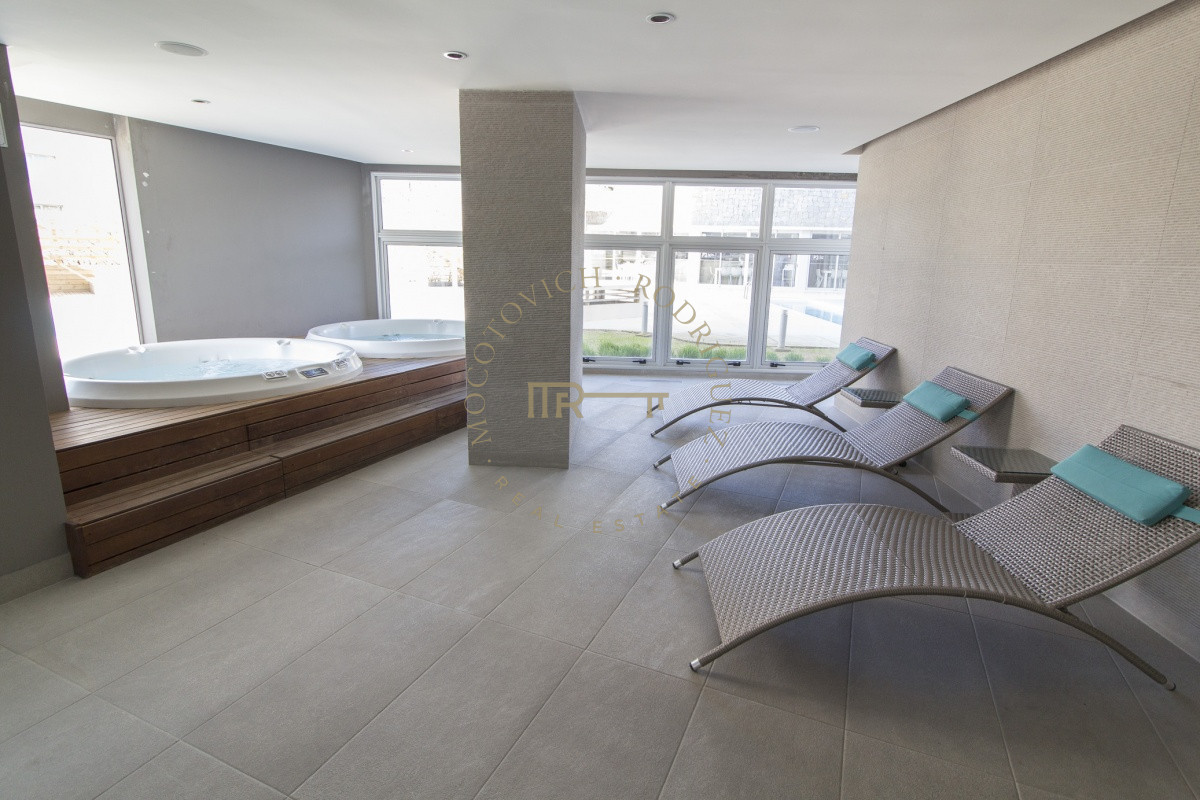 Apartamento ID.1009 - Wind Tower piso alto con vista en venta 2 dormitorios. Punta del Este.