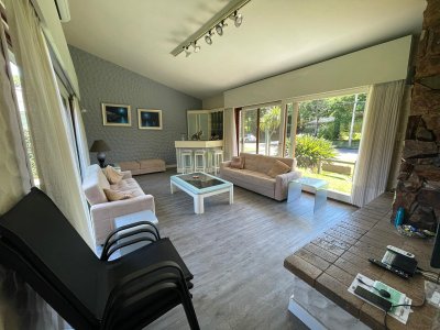 Casa en venta 4 dormitorios en Playa Mansa