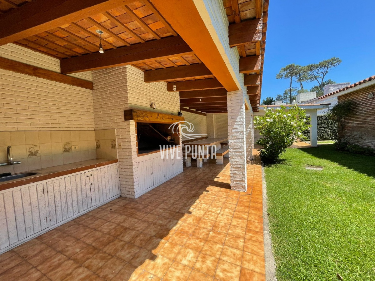 Casa ID.708 - Gran Chalet 4 Dorm + Dep En Mansa A Tan Solo 100 Mts Mar