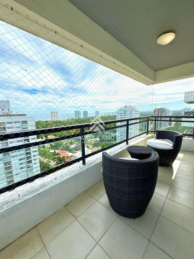 Apartamento ID.4516 - Venta Apartamento Penthouse 3 Dormitorios Punta del Este, Roosevelt  