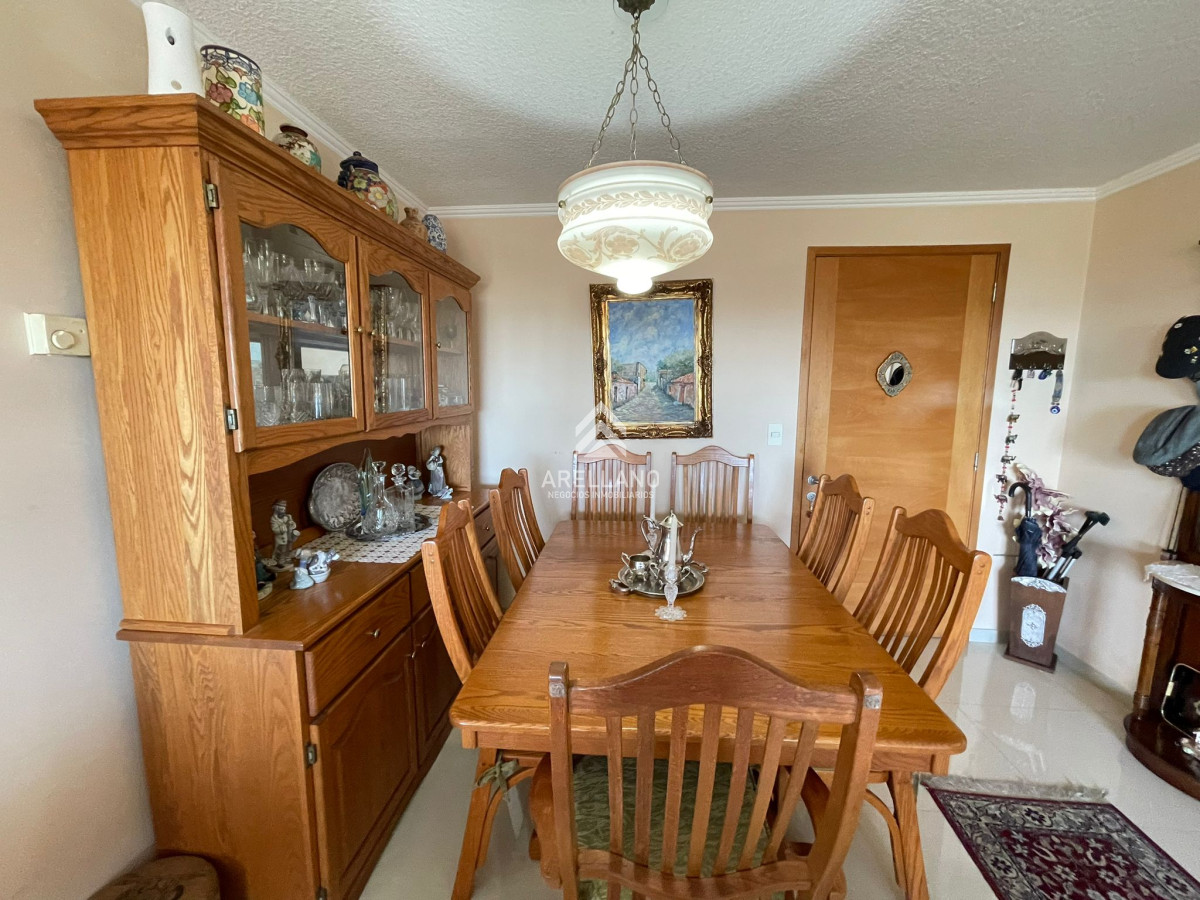 Apartamento ID.4517 - Venta Apartamento 3 Dormitorios Av Roosevelt, Punta del Este 