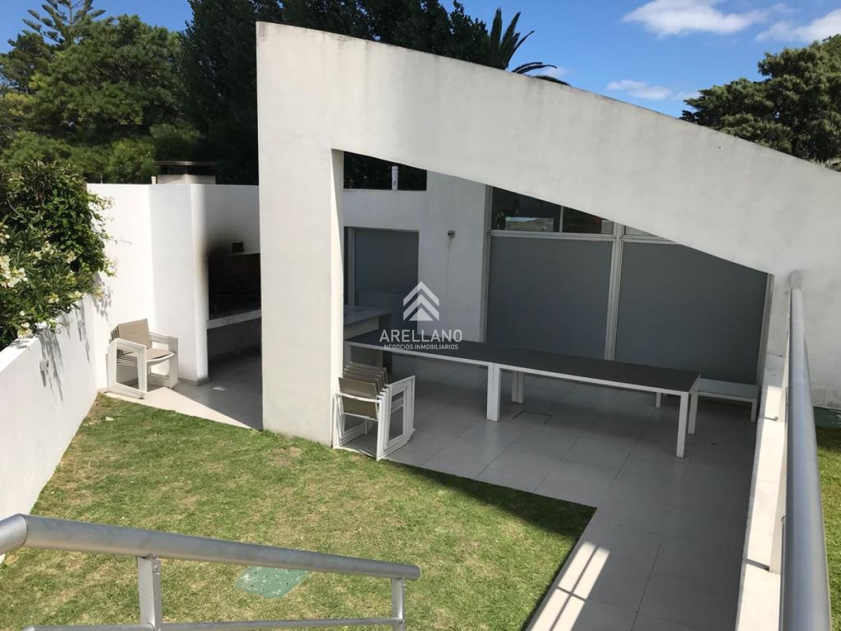 Apartamento ID.4517 - Venta Apartamento 3 Dormitorios Av Roosevelt, Punta del Este 