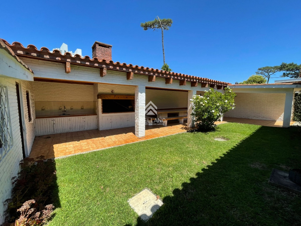 Casa ID.4052 - Gran Chalet 4 Dorm + Dependencia En Mansa A Tan Solo 100 Mts Mar