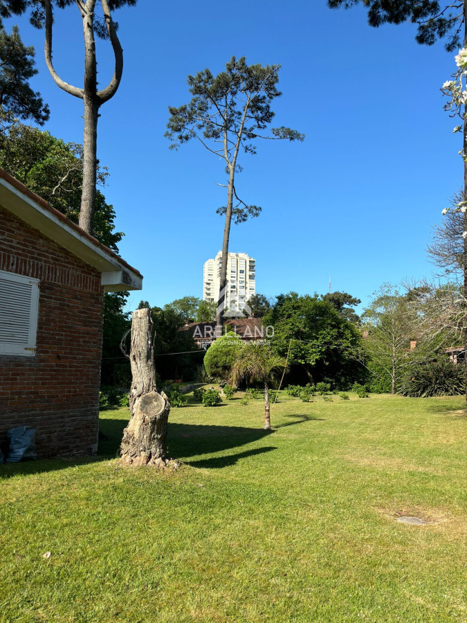 Casa ID.4173 - 5 Dormitorios Y Mas de 3000 M2 De Terreno 