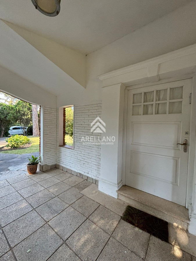 Casa ID.4173 - 5 Dormitorios Y Mas de 3000 M2 De Terreno 