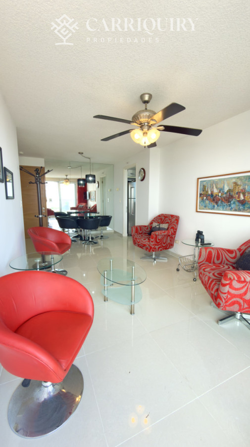 Apartamento ID.10428 - Venta Apartamento 2 Dormitorios Con Gran Terraza En Roosevelt  