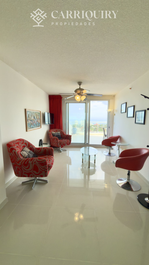 Apartamento ID.10428 - Venta Apartamento 2 Dormitorios Con Gran Terraza En Roosevelt  