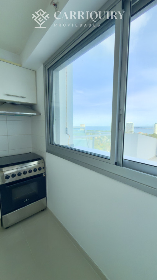 Apartamento ID.10428 - Venta Apartamento 2 Dormitorios Con Gran Terraza En Roosevelt  