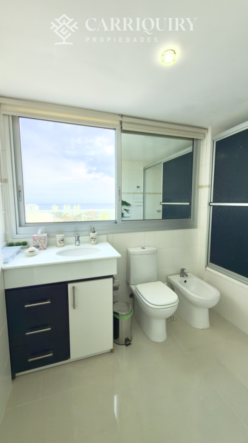 Apartamento ID.10428 - Venta Apartamento 2 Dormitorios Con Gran Terraza En Roosevelt  