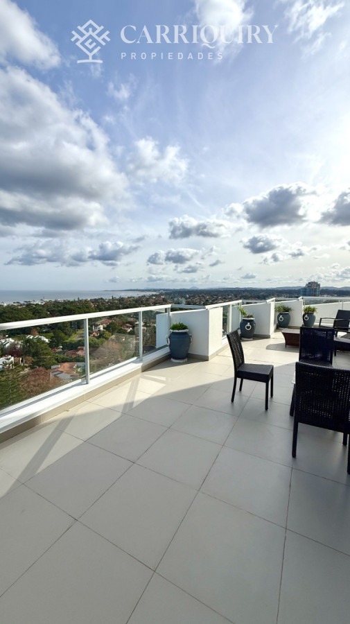 Apartamento ID.10428 - Venta Apartamento 2 Dormitorios Con Gran Terraza En Roosevelt  