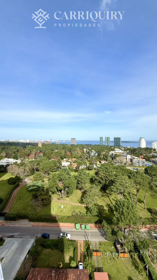 Apartamento ID.10428 - Venta Apartamento 2 Dormitorios Con Gran Terraza En Roosevelt  