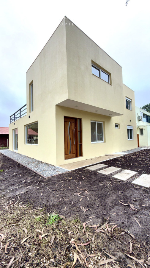 Casa ID.10424 - Dúplex a Estrenar - Dos Casas Independientes en PH 3 Dormitorios Pinares, Punta del Este  