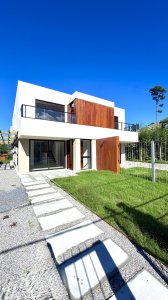 Venta Casa Duplex 3 Dormitorios Con Piscina Pinares, Punta del Este 
