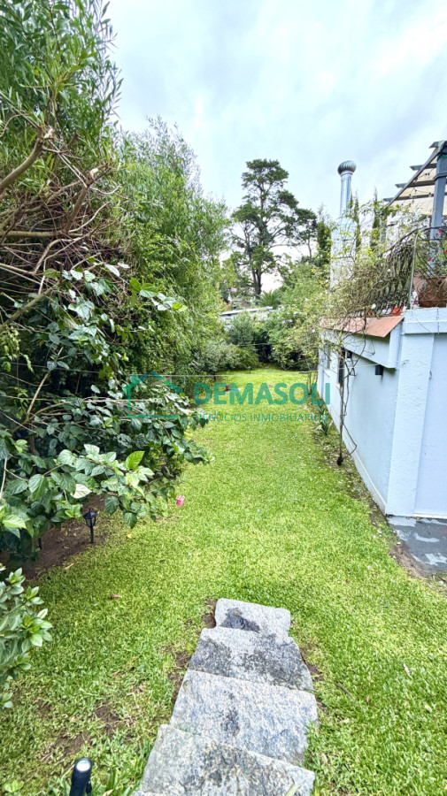 Casa ID.1493 - Casa Chalet 3 Dormitorios Con Piscina Y Amplia Barbacoa Pinares, Punta del Este 
