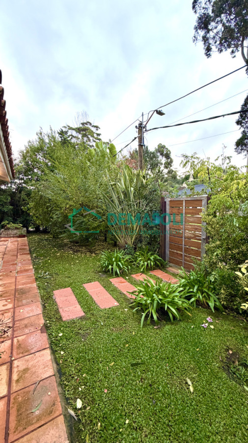 Casa ID.1493 - Casa Chalet 3 Dormitorios Con Piscina Y Amplia Barbacoa Pinares, Punta del Este 