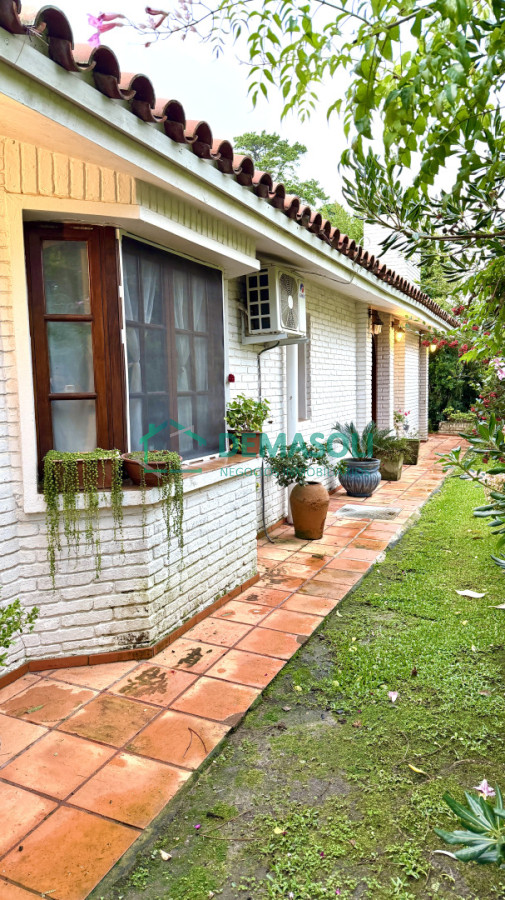 Casa ID.1493 - Casa Chalet 3 Dormitorios Con Piscina Y Amplia Barbacoa Pinares, Punta del Este 