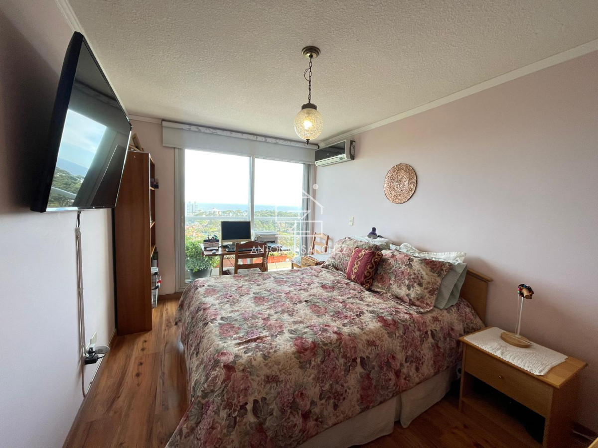 Apartamento ID.2221 - Venta Apartamento 3 Dormitorios Av Roosevelt, Punta del Este 