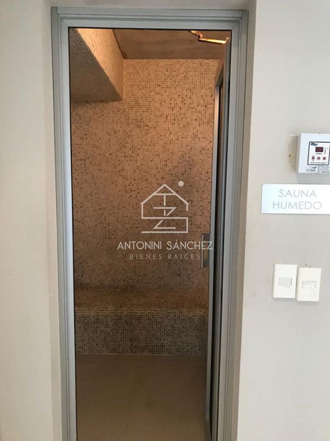 Apartamento ID.2221 - Venta Apartamento 3 Dormitorios Av Roosevelt, Punta del Este 