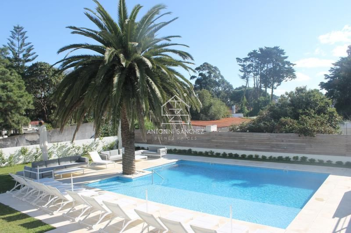 Apartamento ID.2221 - Venta Apartamento 3 Dormitorios Av Roosevelt, Punta del Este 