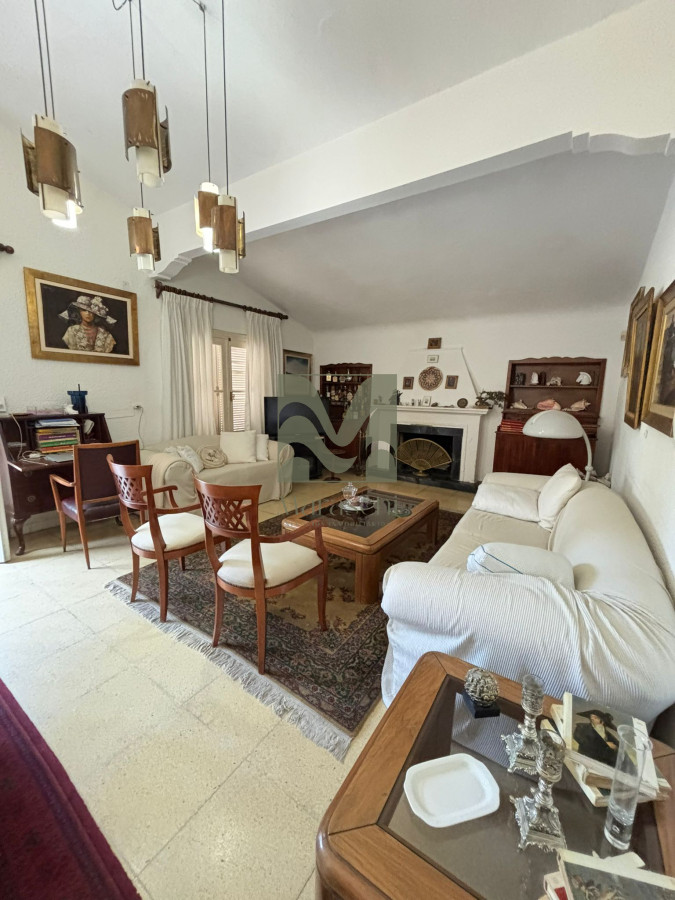 Casa ID.690 - Gran Chalet Con 5 Dormitorios Y Mas de 3000 M2 De Terreno Punta del Este, Playa Mansa