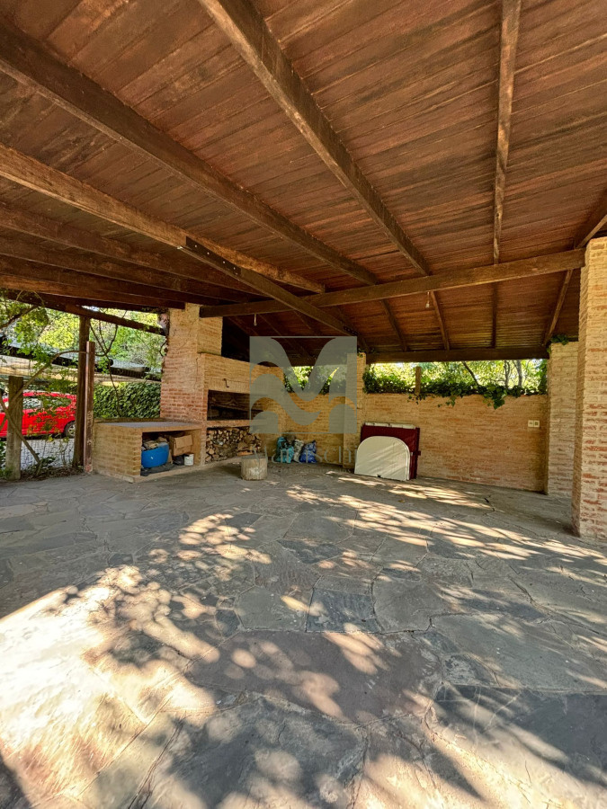 Casa ID.690 - Gran Chalet Con 5 Dormitorios Y Mas de 3000 M2 De Terreno Punta del Este, Playa Mansa