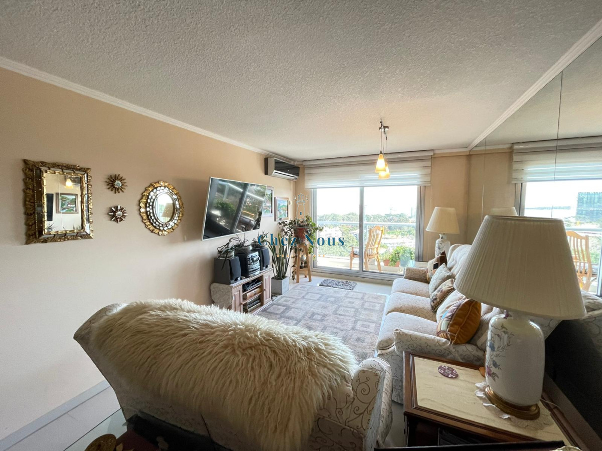 Apartamento ID.1296 - Venta Apartamento 3 Dormitorios Av Roosevelt, Punta del Este 