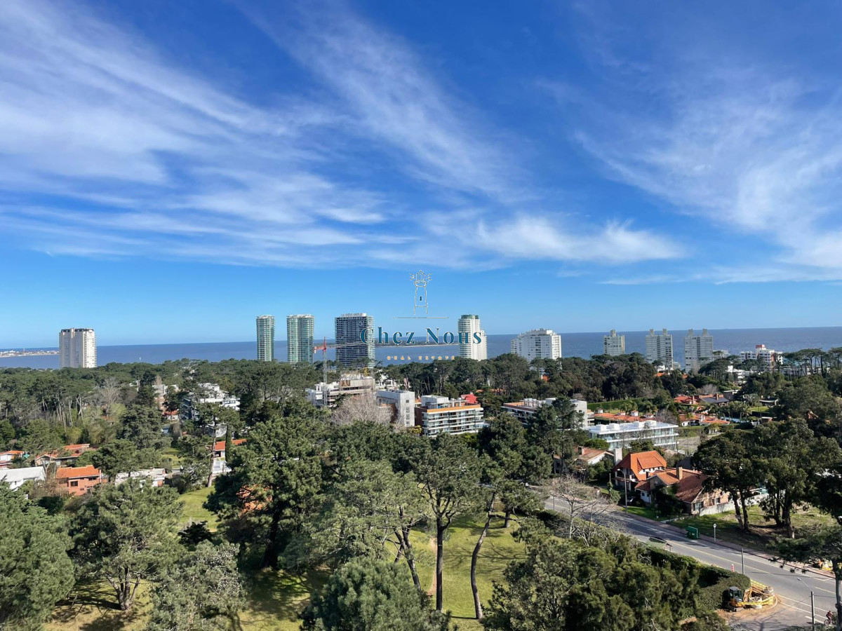 Apartamento ID.1296 - Venta Apartamento 3 Dormitorios Av Roosevelt, Punta del Este 