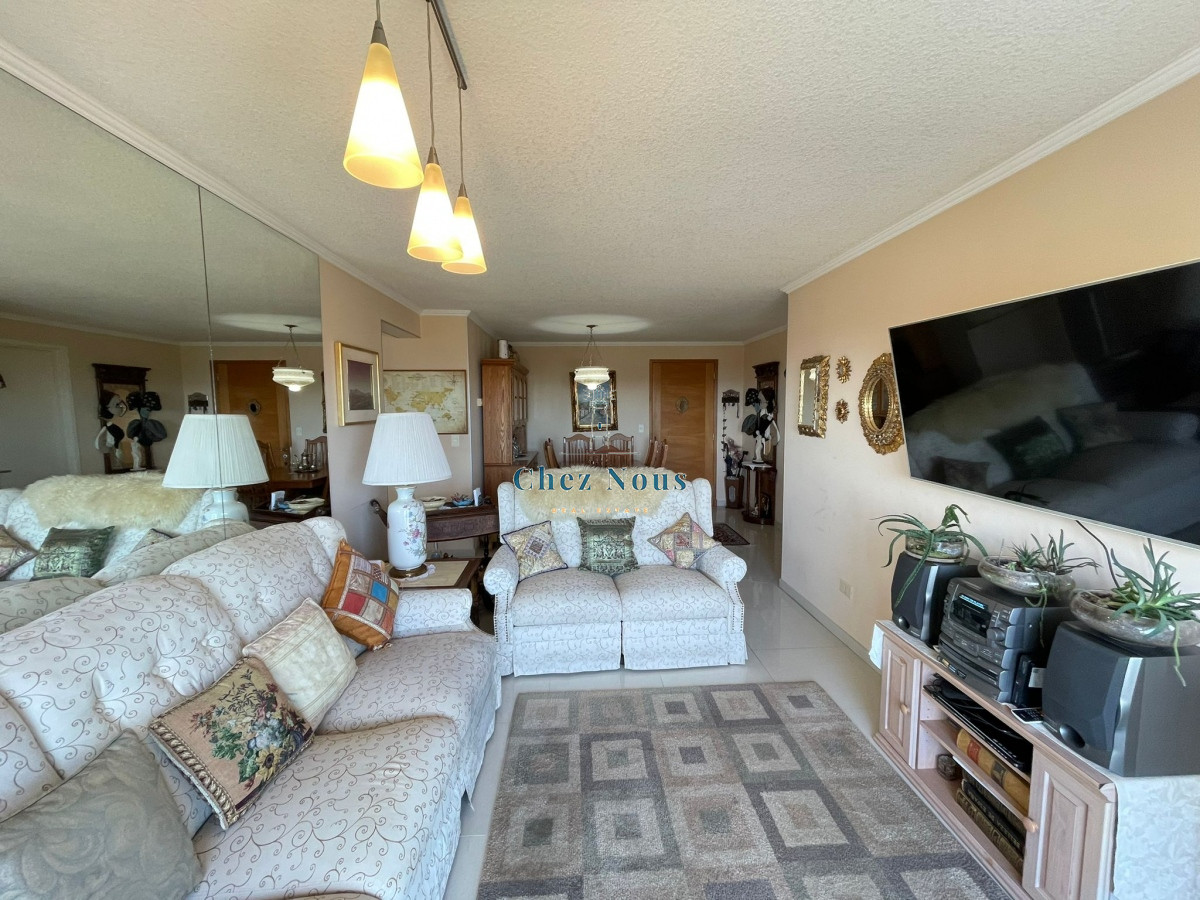 Apartamento ID.1296 - Venta Apartamento 3 Dormitorios Av Roosevelt, Punta del Este 