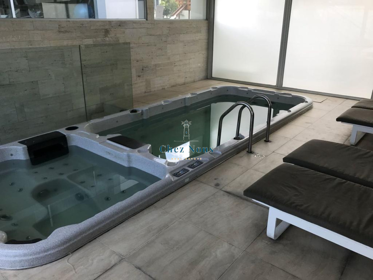 Apartamento ID.1296 - Venta Apartamento 3 Dormitorios Av Roosevelt, Punta del Este 
